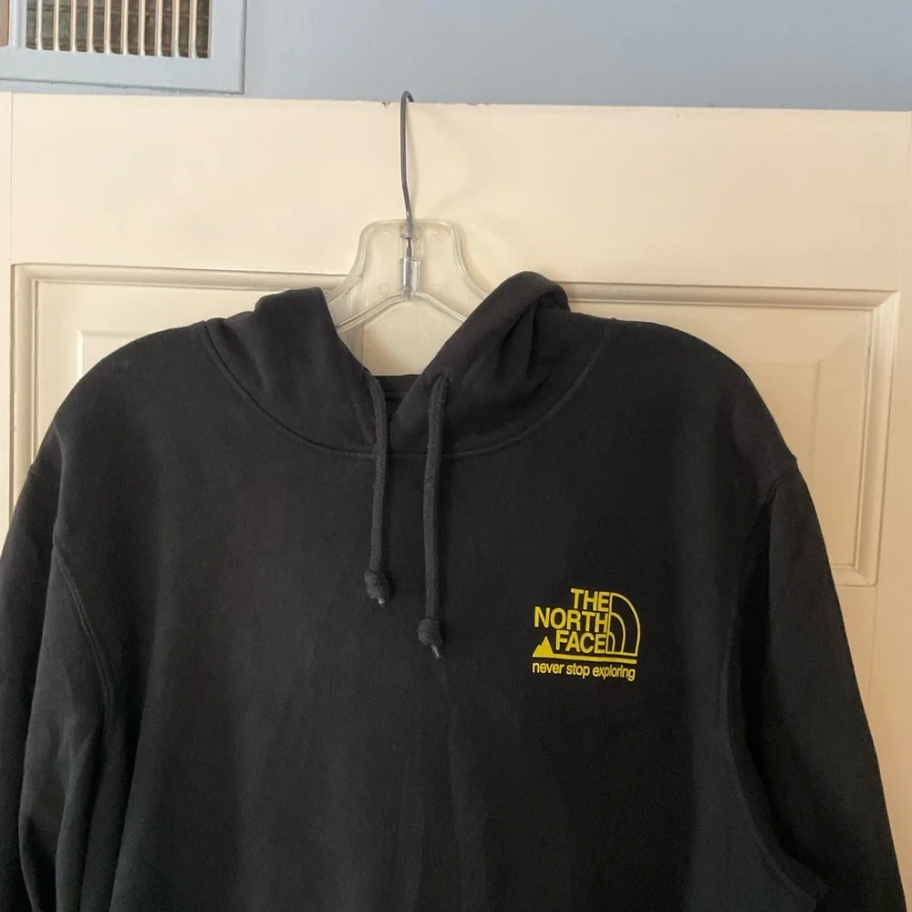 The North Face Men’s NSE Hoodie Sweatshirt Never Stop Exploring Black Size L